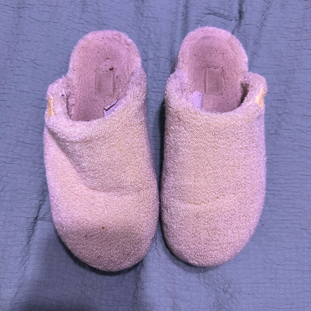 ugg slides